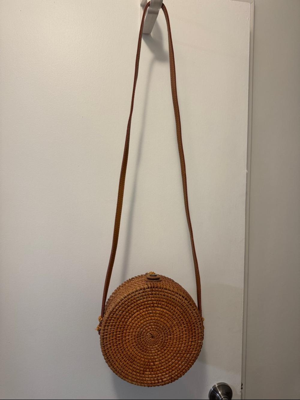Round Woven Crossbody Bag in Brown